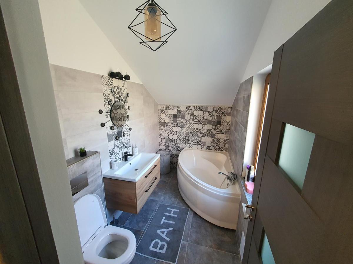 Comfort Home Apartment 3 Petrosani Exterior photo